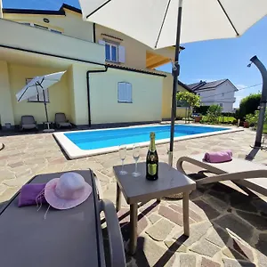 apartman-vertel.primorje-gorskikotar.com/